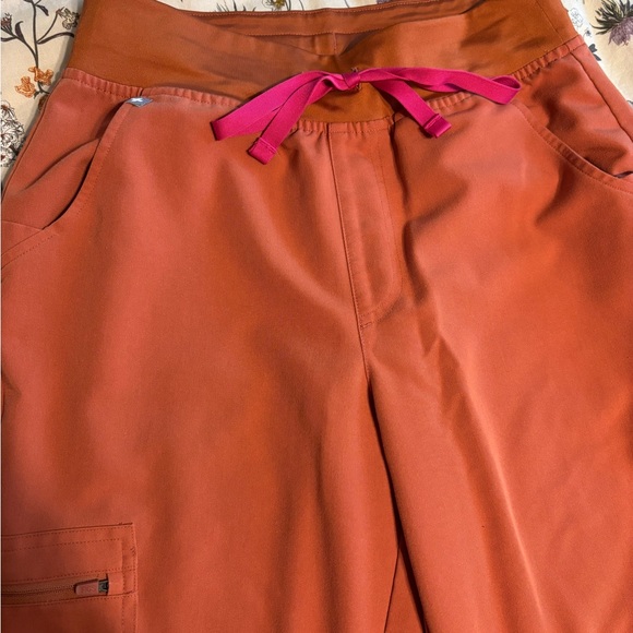 Figs Terracotta Scrub Set - Picture 3 of 7